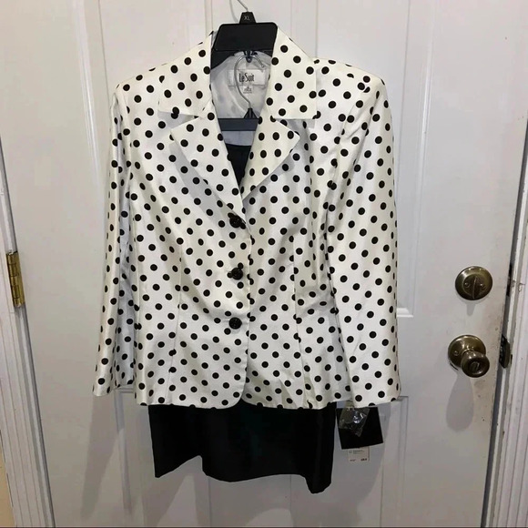 NWT-LESUIT 2pc suit sz 10 - Picture 1 of 6